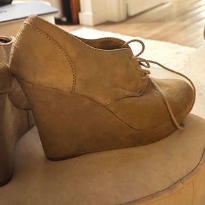 Report Valerie Taupe Oxford Style Lace Up Faux Suede Wedge Booties - Size 8/8.5.
